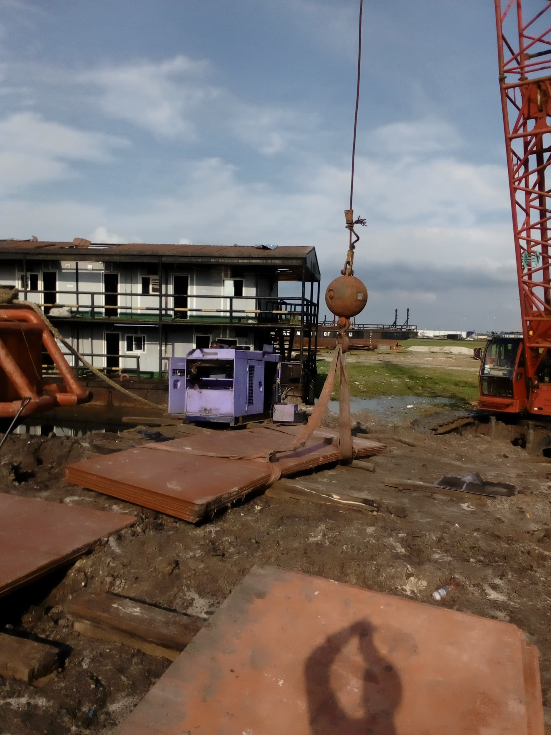 Barge maintenance operations