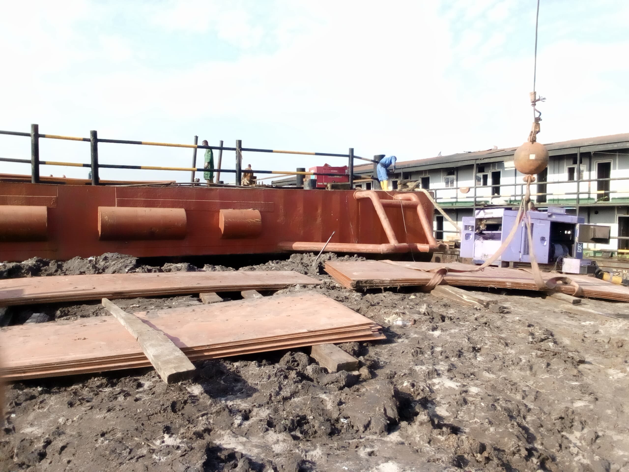 Barge maintenance operations