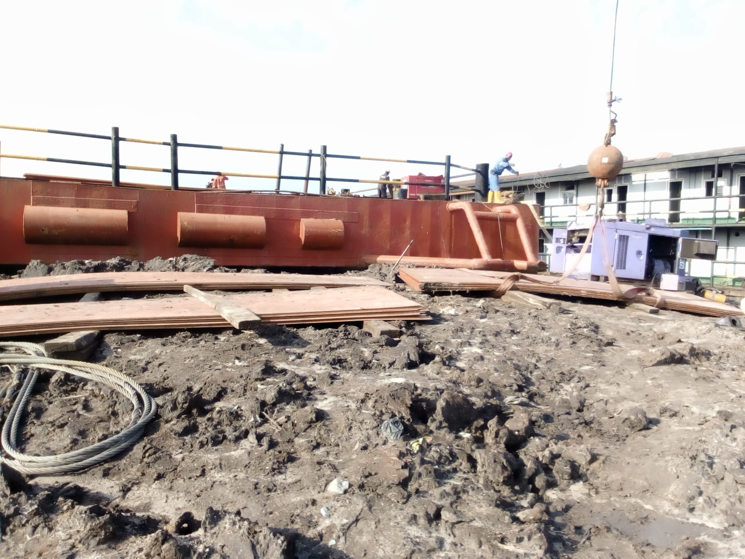 Barge maintenance operations