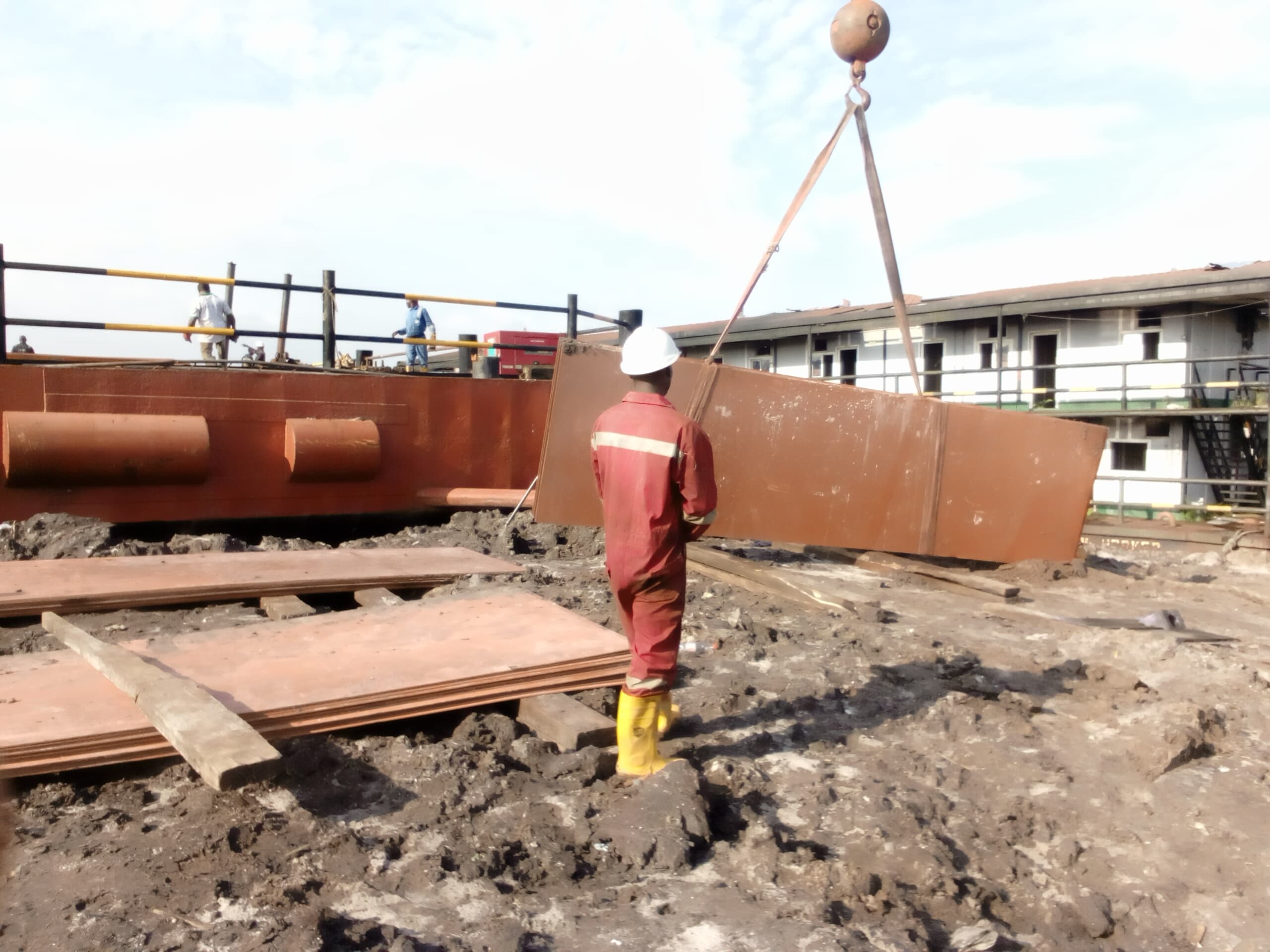 Barge maintenance operations